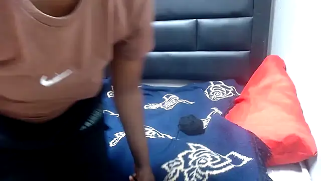 AfricanCurves22 webcam
