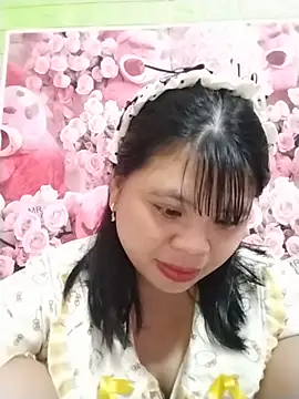 Xuka_lyss live cam on StripChat