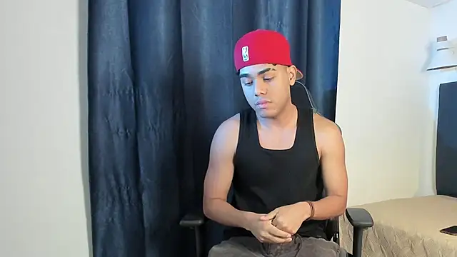 Enzo_love18 webcam