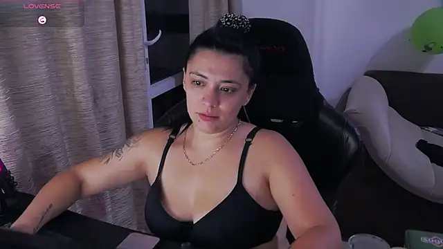 LuciaLoca webcam