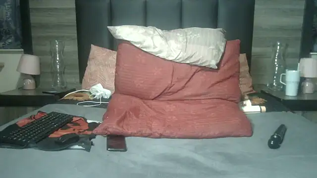 Fat-Flatty-AssMommy live cam on StripChat