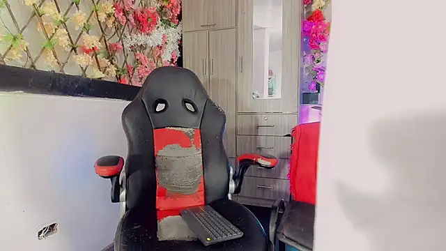 Thiara_veky_ webcam