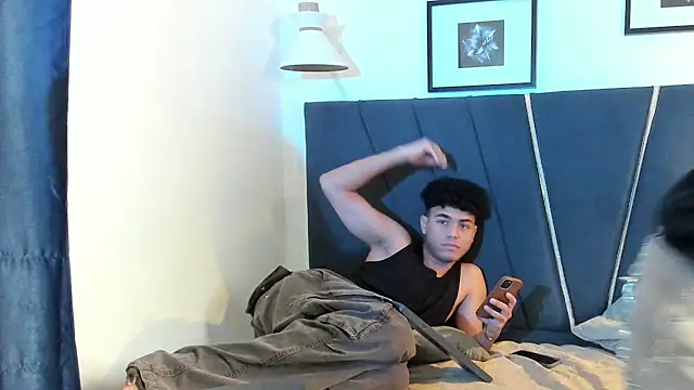 Enzo_love18 webcam