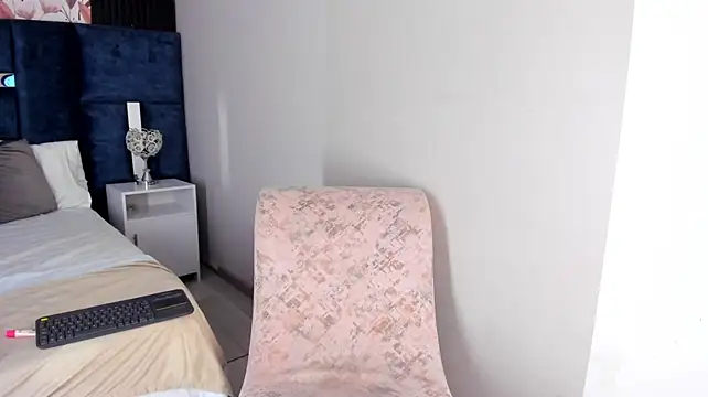 LolaGray__ live cam on StripChat