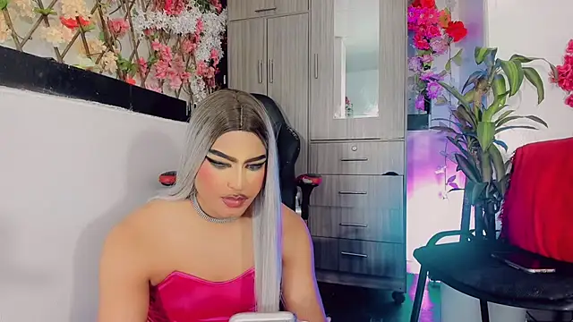 Thiara_veky_ webcam