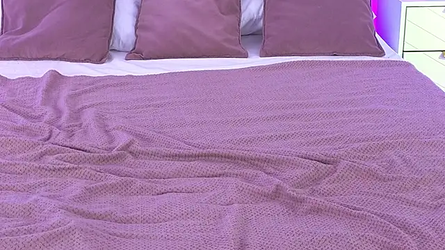 Jules_night live cam on StripChat