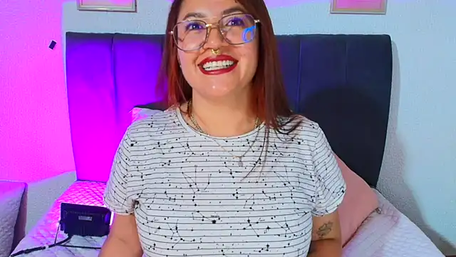 samm_curvy webcam