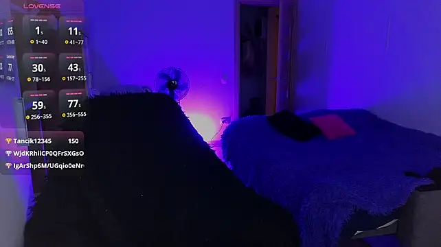 MilanaOmg webcam