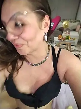 Myrnasexxx webcam