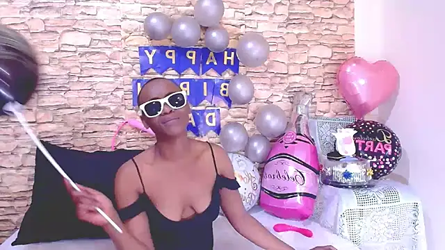 EbonyOlive69 webcam