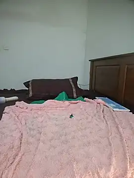naughtyjaanu webcam
