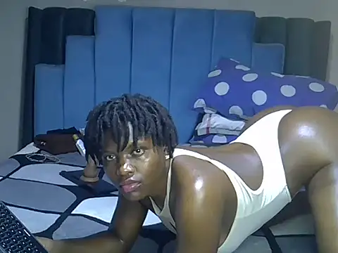 melanin_moon webcam
