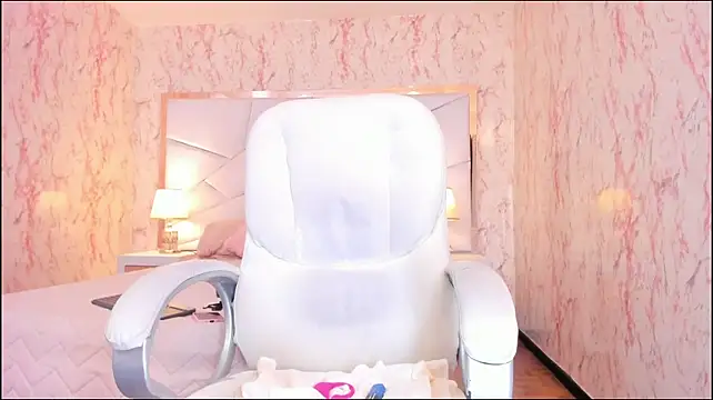 Emily_Whinfre webcam