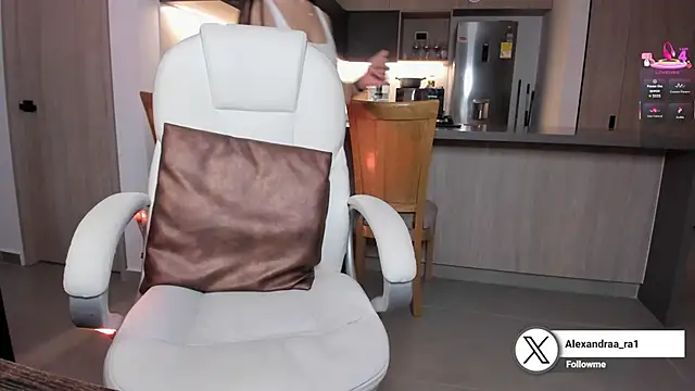 Alexandra_ra webcam
