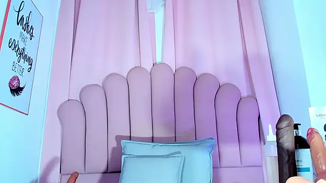 NicoleMadrird webcam