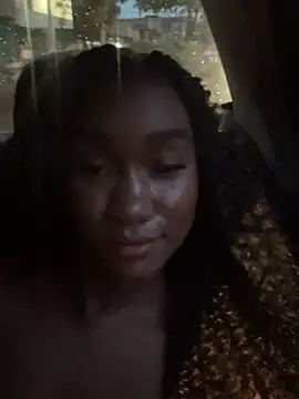 TylaWest live cam on StripChat