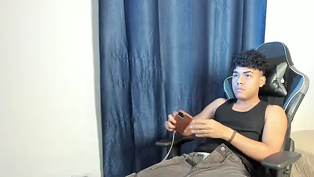 Enzo_love18 webcam