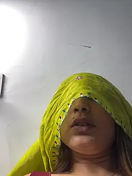 Miss_kanika76 live cam on StripChat