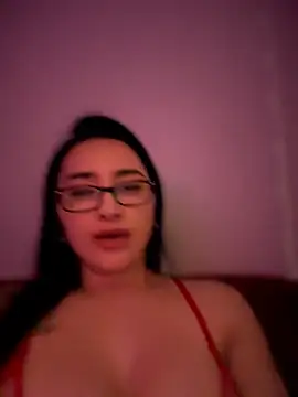 preetypeach (F milf) - Show boobs and slap