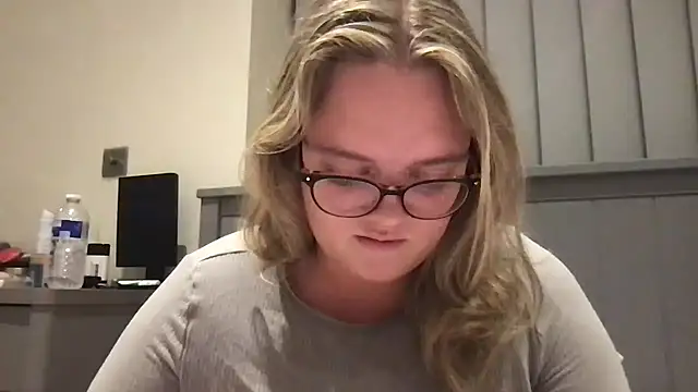 honeyyy24 live cam on StripChat