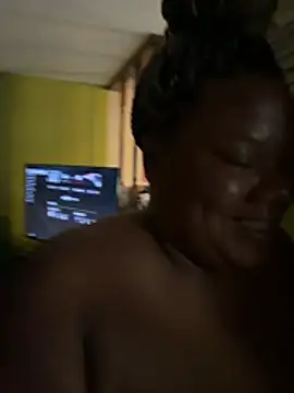 InterRacialFacial7296 live cam on StripChat
