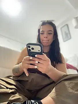 JuanitaMore01 live cam on StripChat