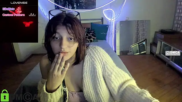 A_Skyy live cam on StripChat