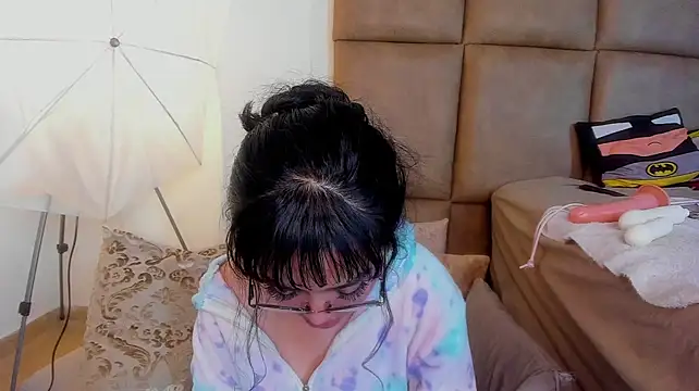 Mini_Rouse live cam on StripChat