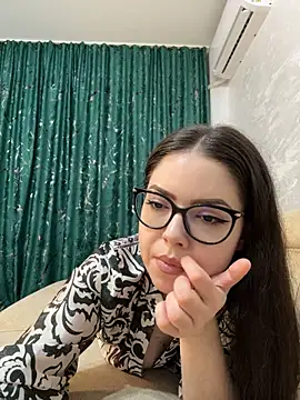 KaylaLewyss live cam on StripChat