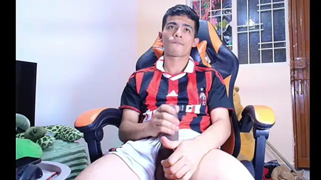 apolo_fox22 (M young) - hot voyeurism