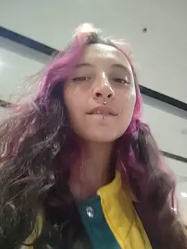 _laary_lily (F young) - PINCH NIPPLES IN MALL