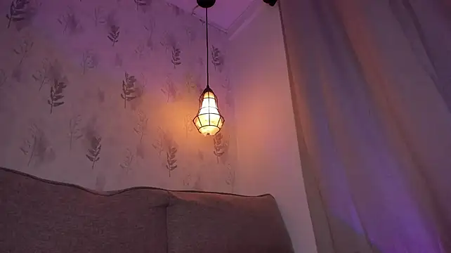 perla7777 live cam on StripChat