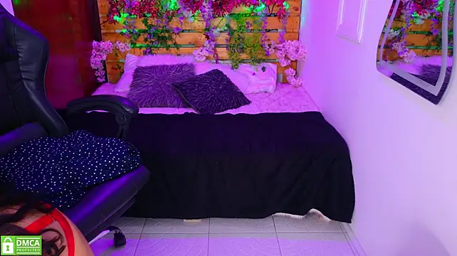 REDHOTTER_ live cam on StripChat
