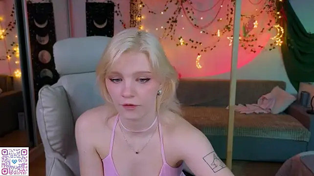 Moonlight_Mia webcam