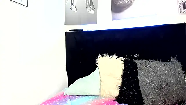 LinaBrowm webcam