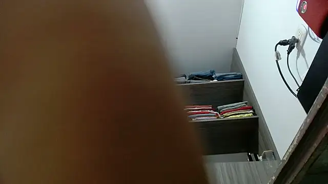 nicolle_milf1978 webcam