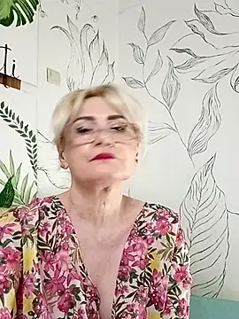 Catty_Lady live cam on StripChat