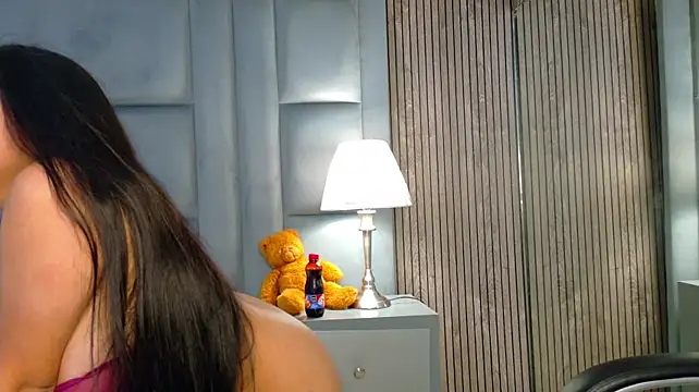 ScarletJons webcam