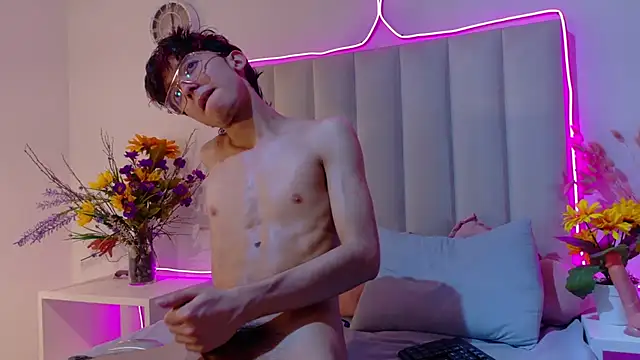 Twink_Sebas7 webcam