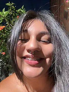 Emily_Gomezz webcam