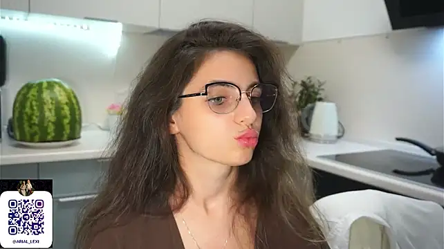 LexiaMirel webcam