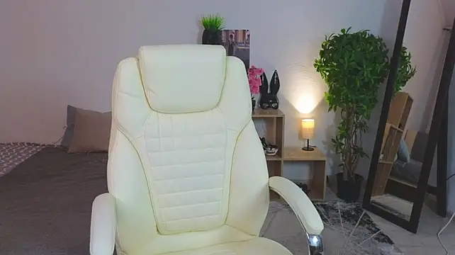 AliceBrightside live cam on StripChat