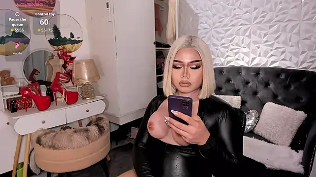 Playful_Viennaxx webcam
