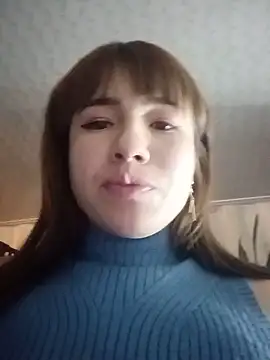 _Luna_Blooms live cam on StripChat