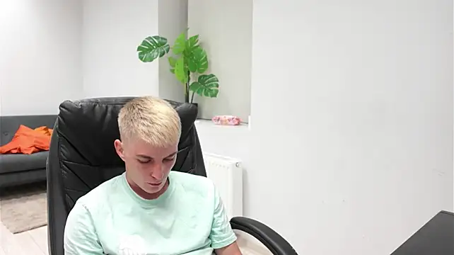 Logan_Falk