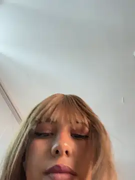 MiaAndrade live cam on StripChat