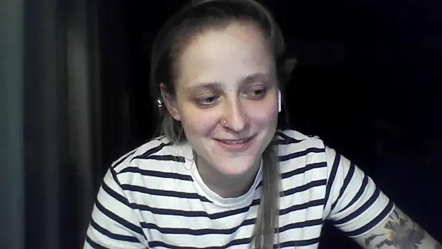 LeaWetGirl webcam
