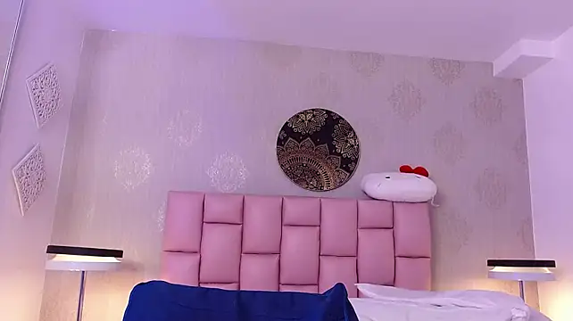 IsabelleDaza webcam
