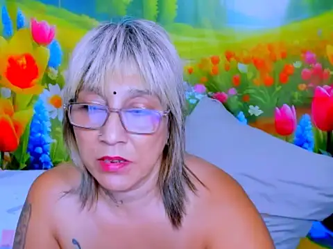 indianroxy webcam
