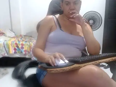 Adriana_0312 webcam